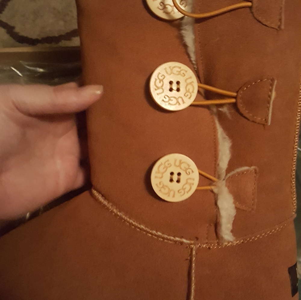 Brown/tan boots